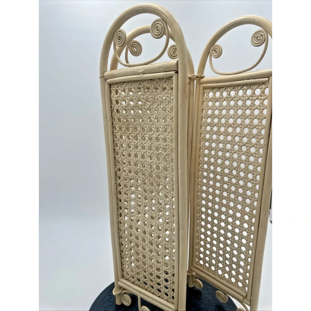 Dollhouse Size White Wicker Victorian Room Divider Screen